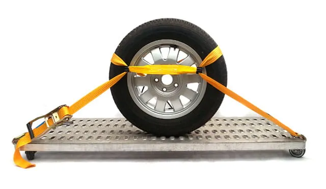 Нюансы перевозки авто - крепление